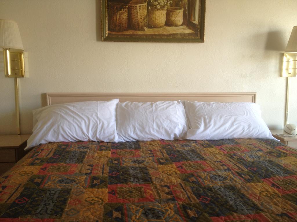 Economy Inn Аламогордо Номер фото